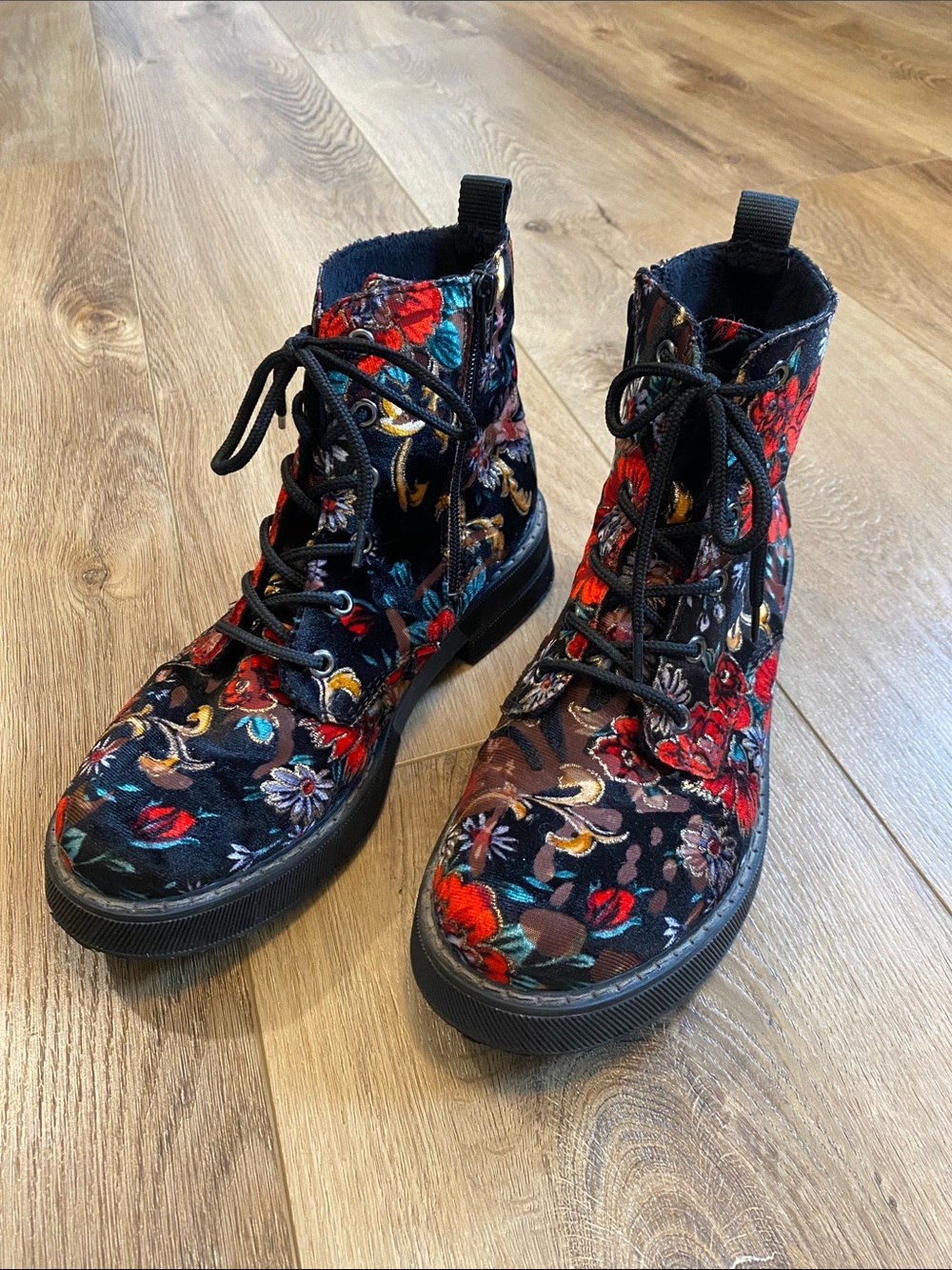 Rieker Cottagecore Whimsigoth Gothic Steampunk Moody Black Floral Combat 7.5